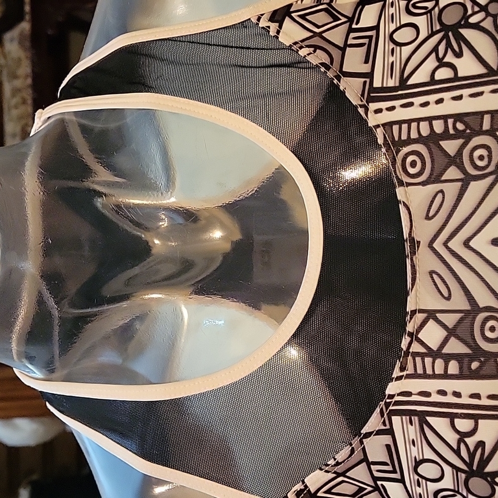 Top - Picture 5 of 7